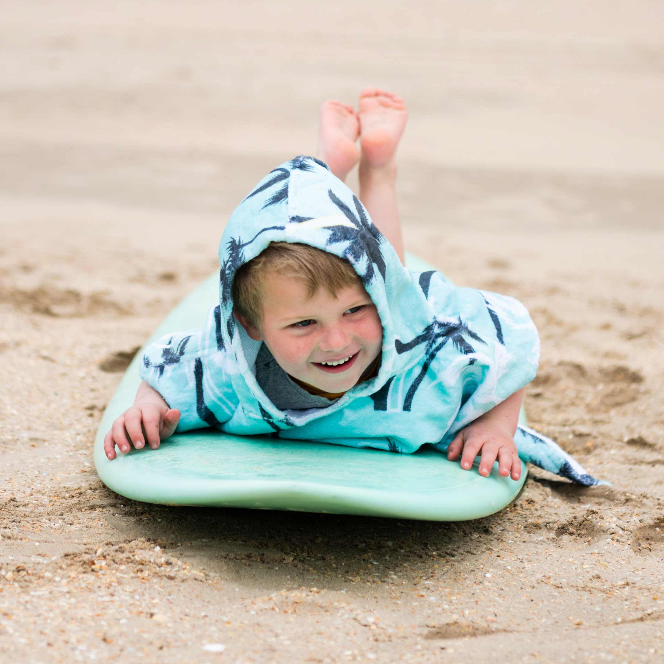 Kids ponchos beach style, changing ponchos surf