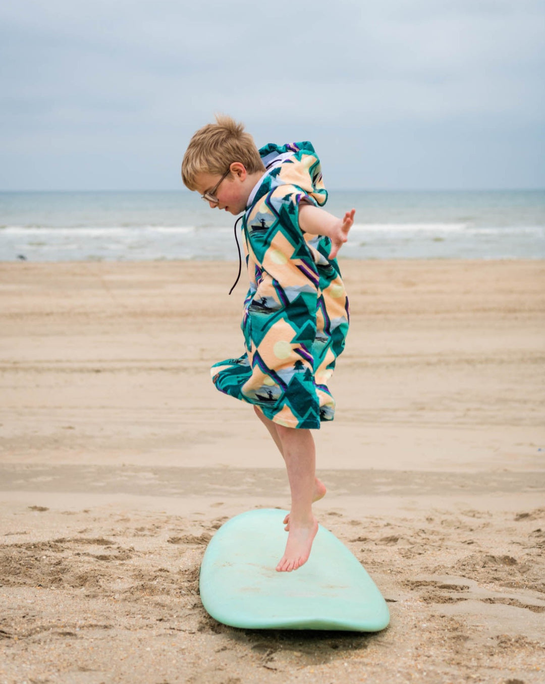 Indie surf poncho junior beach essential accessory surfboard 