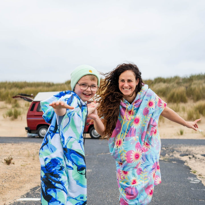 Indie surf poncho junior beach essential accessory  surf ocean camping vanlife skateboard