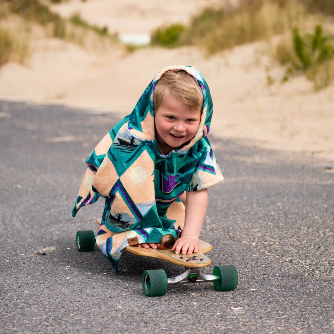 Indie surf poncho kids beach essential accessory  surf skate skateboarding