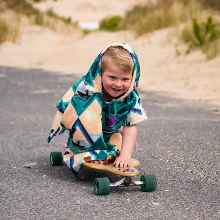 Indie surf poncho kids beach essential accessory  surf skate skateboarding