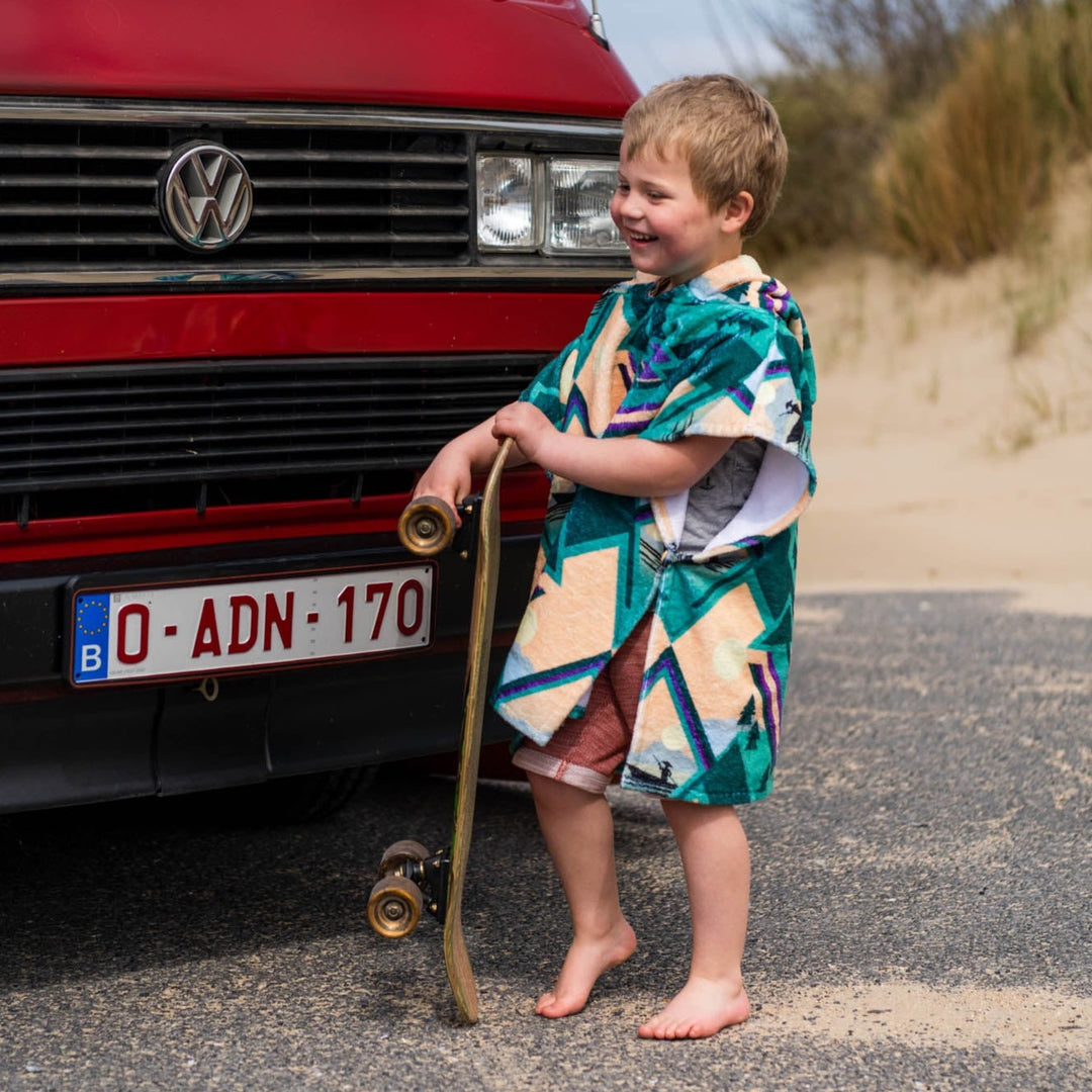 Indie surf poncho kids beach essential accessory  surf skate skateboarding